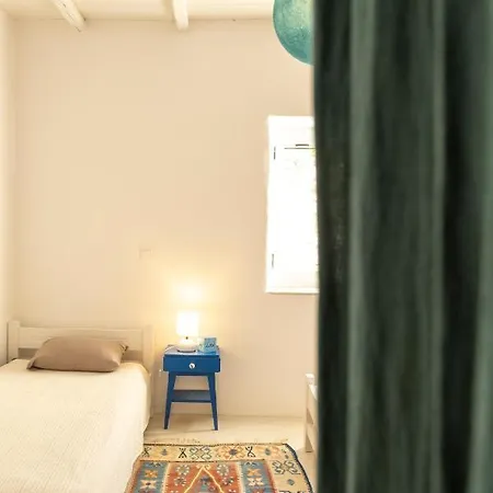 Cycladic Kamari *